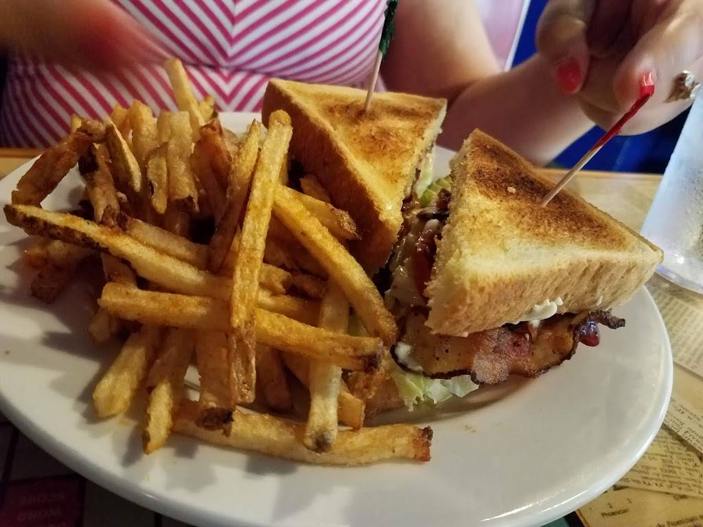 Dicks Bar & Grill | restaurant | 111 Walnut St, Hudson, WI 54016, USA | 7153865222 OR +1 715-386-5222