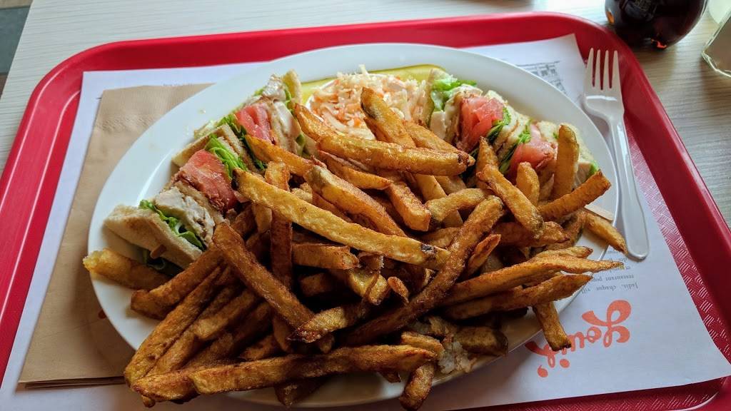 Louis Luncheonette | restaurant | 1875 Rue King Ouest, Sherbrooke, QC J1J 2E3, Canada | 8195648221 OR +1 819-564-8221