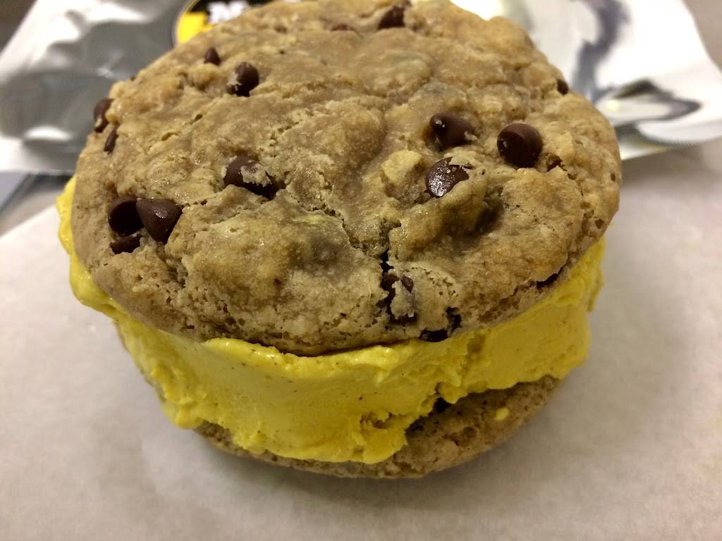 Mr. Dewies Emeryville | restaurant | 5959 Shellmound St, Emeryville, CA 94608, USA | 5103508171 OR +1 510-350-8171