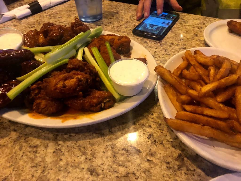 At The Office Sports Bar & Grill | restaurant | 4901 Cal Sag Rd, Crestwood, IL 60445, USA | 7083885520 OR +1 708-388-5520