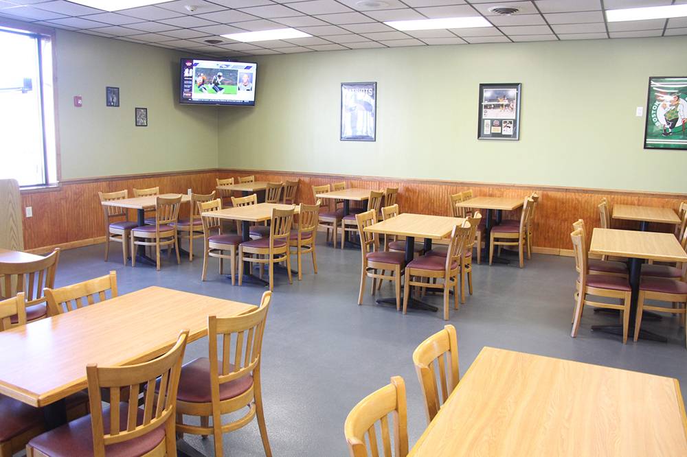 Daves Pizza | restaurant | 873 Globe St, Fall River, MA 02724, USA | 5086738000 OR +1 508-673-8000