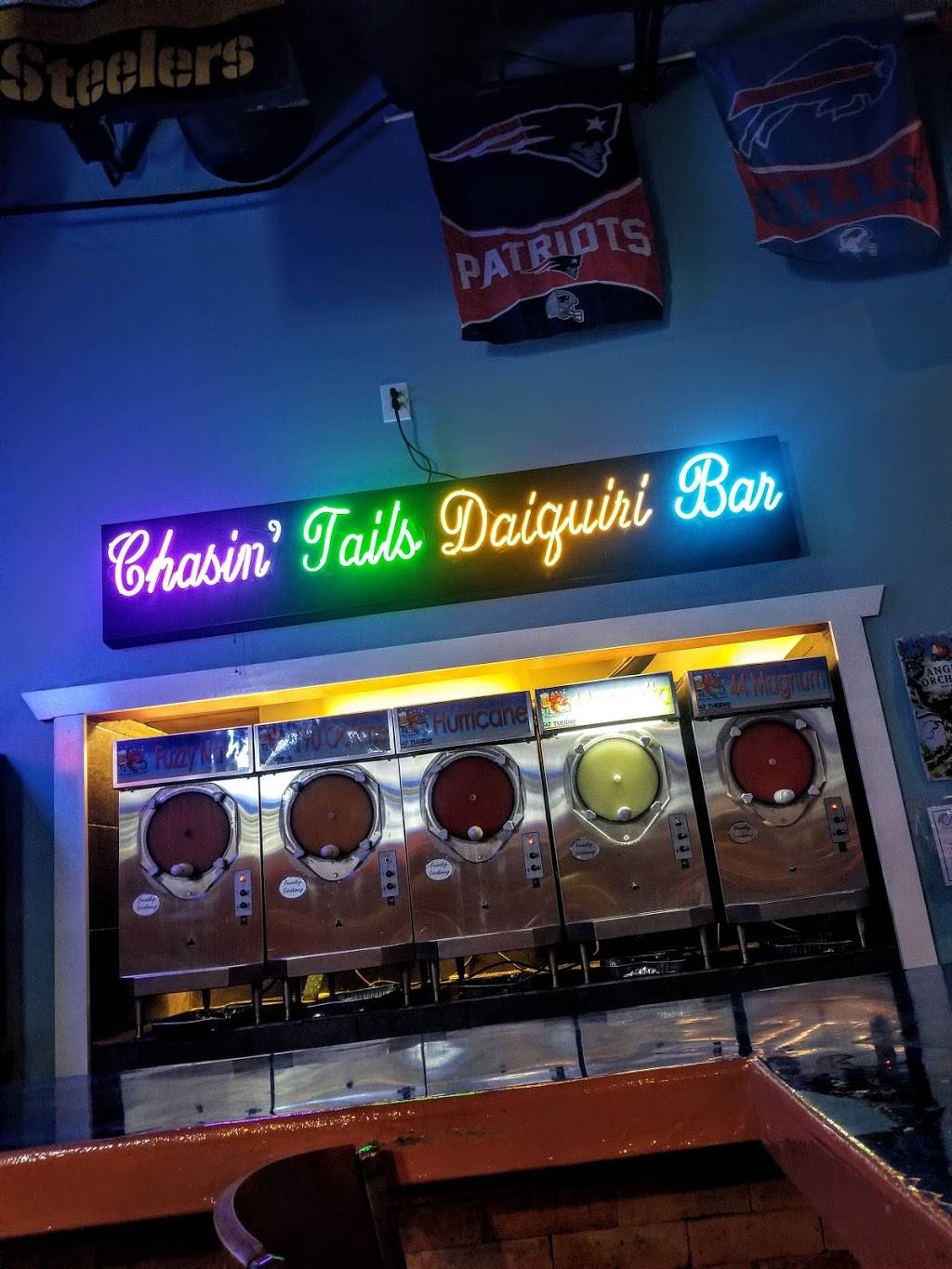 Chasin Tails | restaurant | 2402 Bay Area Blvd, Houston, TX 77058, USA | 2814803000 OR +1 281-480-3000