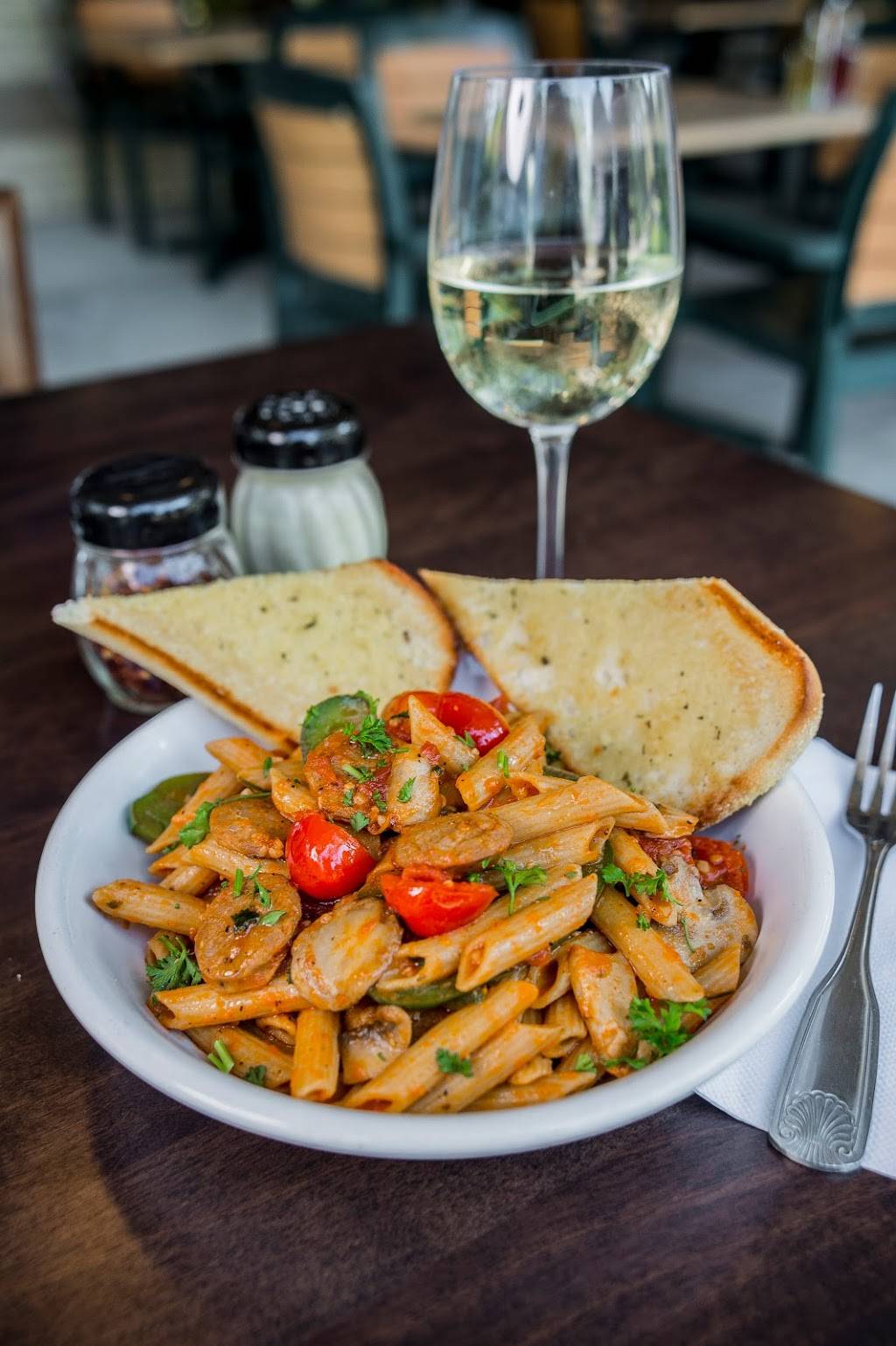 Giuseppis Pizza & Pasta | restaurant | 50 Shelter Cove Ln, Hilton Head Island, SC 29928, USA | 8437854144 OR +1 843-785-4144