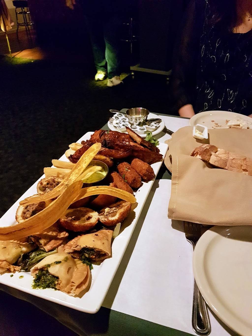 El Floridita Restaurant | restaurant | 1253 Vine St, Los Angeles, CA 90038, USA | 3238718612 OR +1 323-871-8612