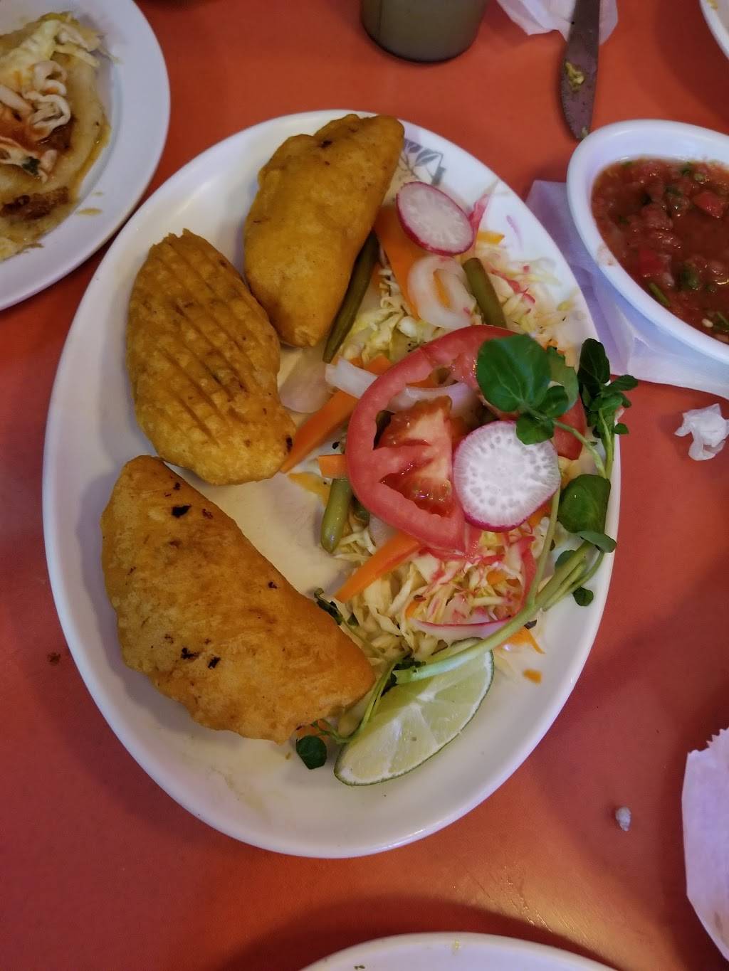 Flor Blanca Restaurant | restaurant | 806 S Alvarado St, Los Angeles, CA 90057, USA | 2133806400 OR +1 213-380-6400