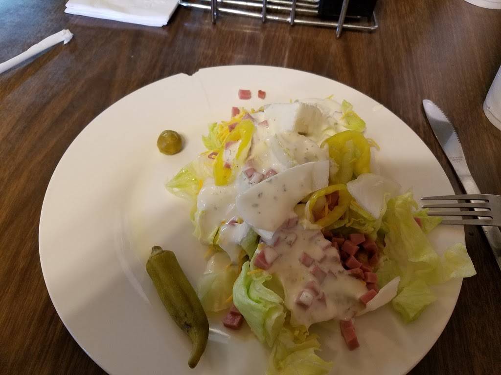 Pizza Palace | restaurant | 121 Public Square, Bruce, MS 38915, USA | 6629834330 OR +1 662-983-4330