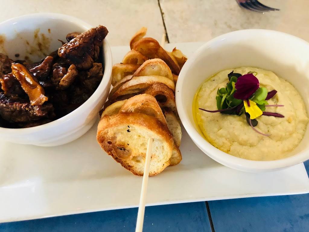 Beauchaines 211 | restaurant | 211 S Topsail Dr, Surf City, NC 28445, USA | 9103281888 OR +1 910-328-1888