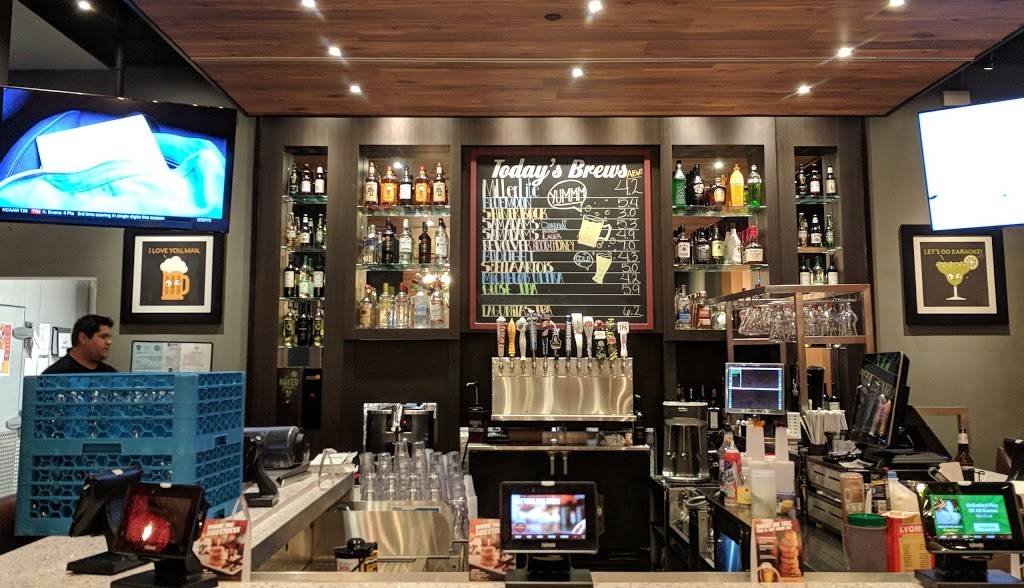 Red Robin Gourmet Burgers and Brews | restaurant | 18830 Gulf Fwy, Friendswood, TX 77546, USA | 8326324363 OR +1 832-632-4363