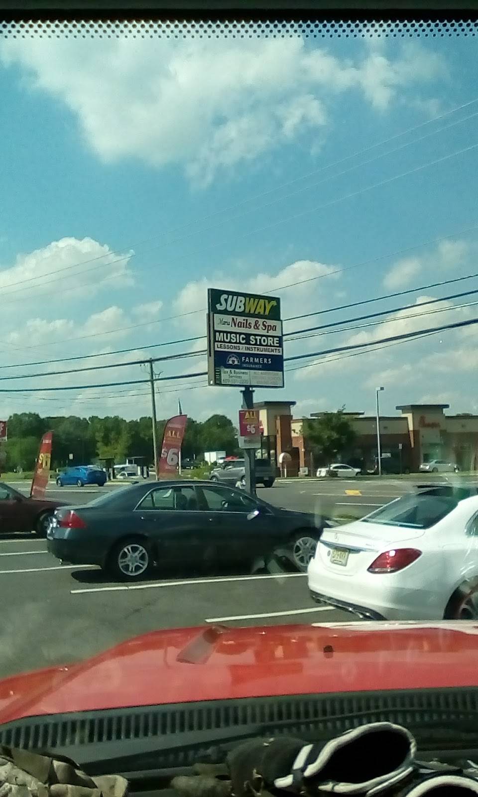 Subway Restaurants | restaurant | Abele Plaza, 2002 Mt Holly Rd Unit 2, Burlington, NJ 08016, USA | 6093860711 OR +1 609-386-0711