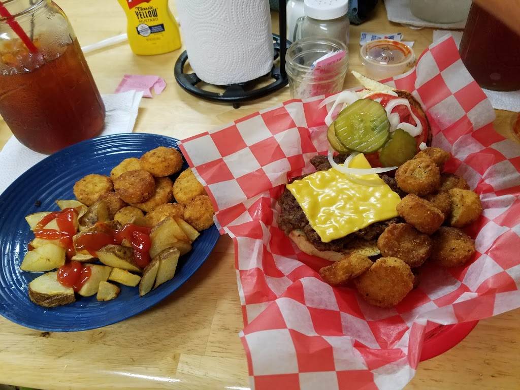 Sissys Cafe | restaurant | 130 Cross St, Mortons Gap, KY 42440, USA | 2702587012 OR +1 270-258-7012