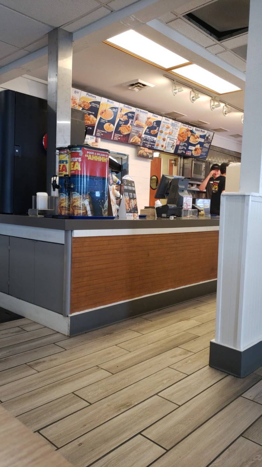 Long John Silvers | restaurant | 3400 16th St, Bedford, IN 47421, USA | 8122794150 OR +1 812-279-4150