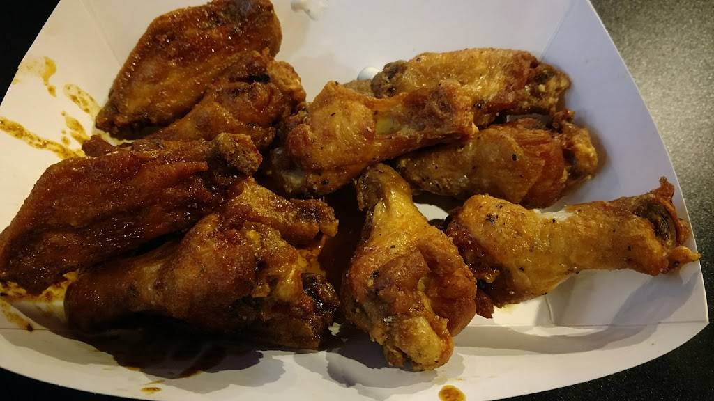 ATL Wings | restaurant | 3923 E Thomas Rd, Phoenix, AZ 85018, USA | 6022759464 OR +1 602-275-9464