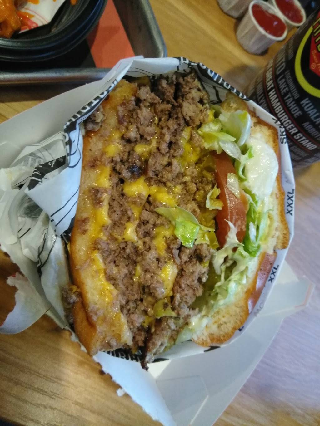 Fatburger & Buffalos | restaurant | 11984 Foothill Blvd, Sylmar, CA 91342, USA | 7472250335 OR +1 747-225-0335