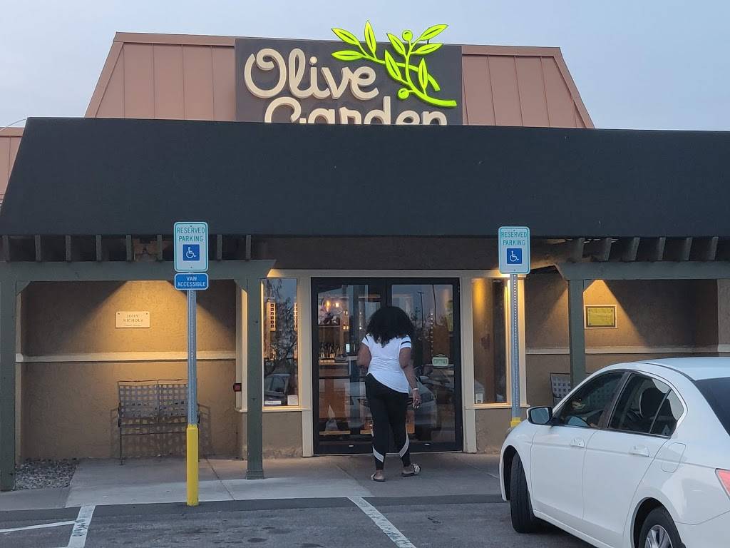 Olive Garden Italian Restaurant | meal takeaway | 532 Jefferson Rd, Rochester, NY 14623, USA | 5852920590 OR +1 585-292-0590