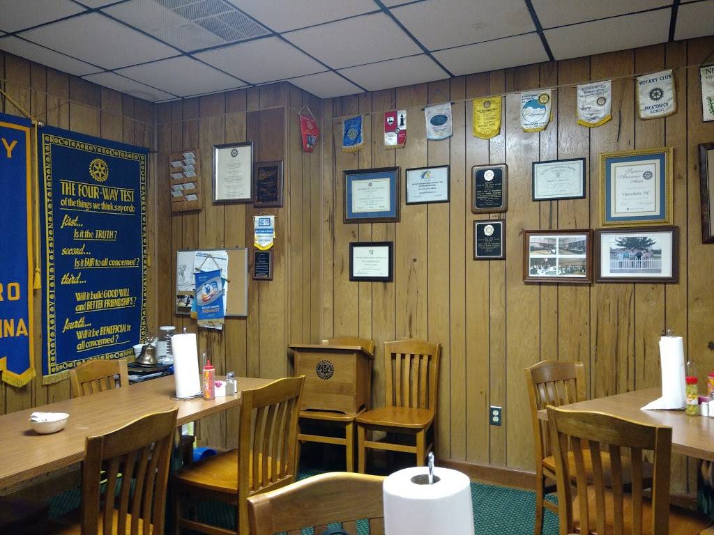 Veras Diner | restaurant | 8168 Main St, Vanceboro, NC 28586, USA | 2522441464 OR +1 252-244-1464