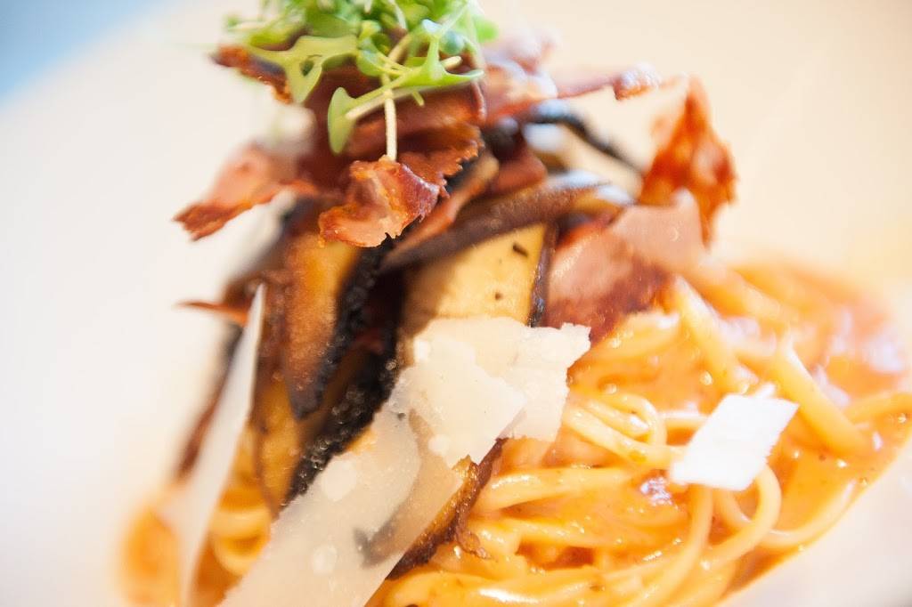 Bleu Citron | restaurant | 2713 Avenue Royale, Saint-Charles-de-Bellechasse, QC G0R 2T0, Canada | 4188871222 OR +1 418-887-1222