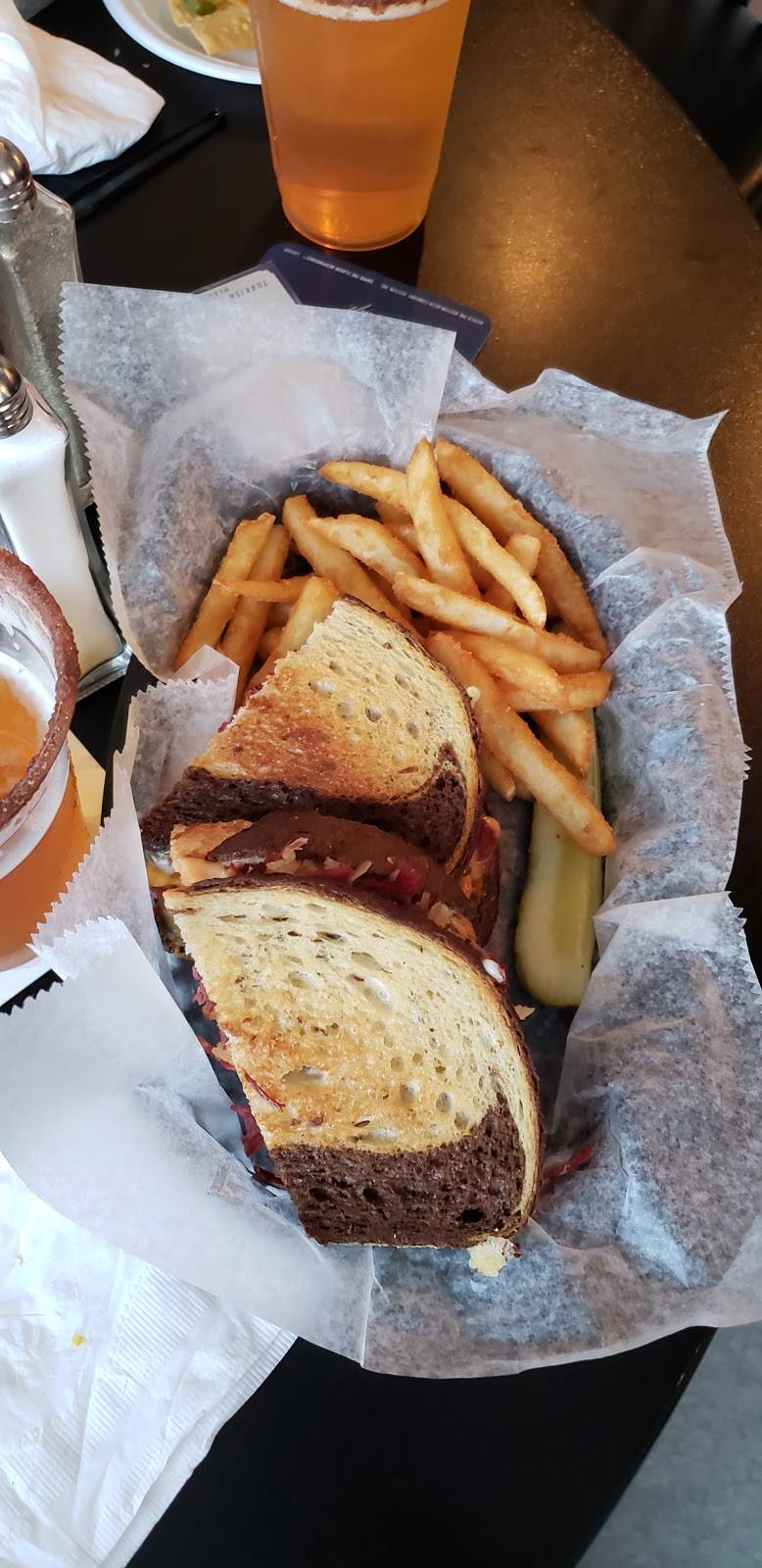 Looney Bin | restaurant | 554 Endicott St N, Laconia, NH 03246, USA | 6033662300 OR +1 603-366-2300