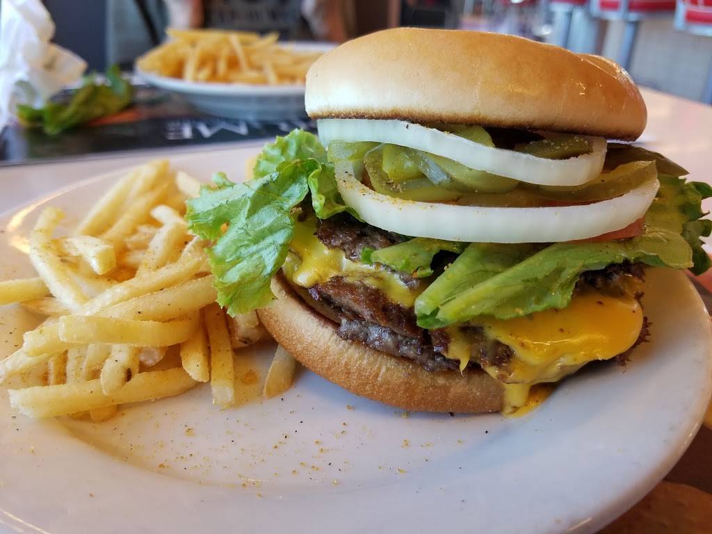 Steak n Shake | restaurant | 120 State Road 46 West, Batesville, IN 47006, USA | 8129320078 OR +1 812-932-0078