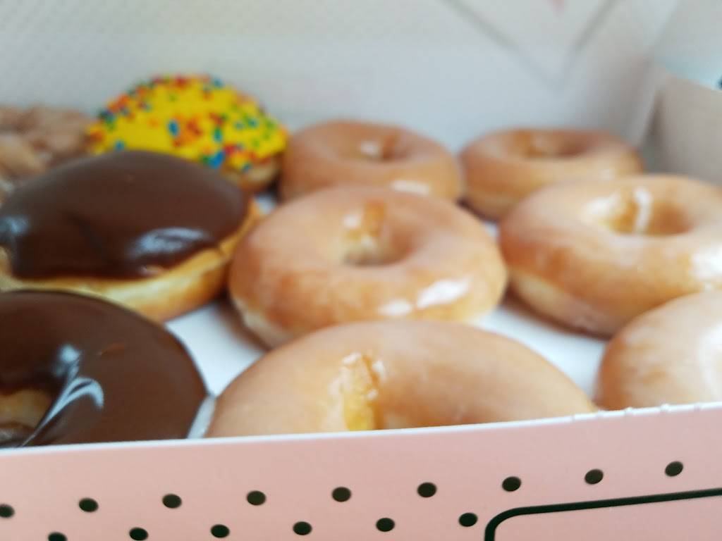 Krispy Kreme | bakery | 2128 W Brandon Blvd, Brandon, FL 33511, USA | 8135711395 OR +1 813-571-1395