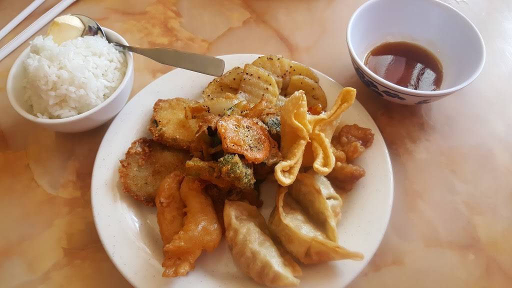 Yummy Yummy Asian Cuisine and Grill | restaurant | 105 W 1st St, Lyons, KS 67554, USA | 6202572888 OR +1 620-257-2888