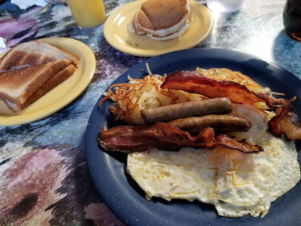 Backwater Cafe & Catering | restaurant | 109 Riverside, Lowell, MI 49331, USA | 6168976370 OR +1 616-897-6370