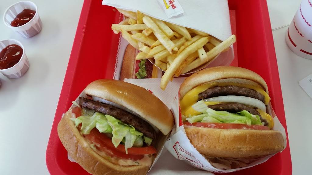 In-N-Out Burger | meal takeaway | 28900 Henry Miller Ave, Santa Nella, CA 95322, USA | 8007861000 OR +1 800-786-1000