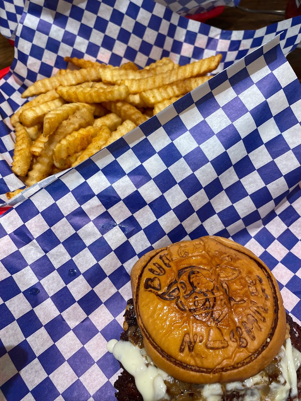 Burgers N Smiles | restaurant | inside Red Maple Cafe, 173 N Maple St, Burbank, CA 91505, USA | 8188604115 OR +1 818-860-4115