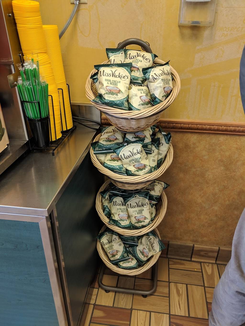 Subway | restaurant | 3500 Canfield Rd, Youngstown, OH 44511, USA | 3307931550 OR +1 330-793-1550