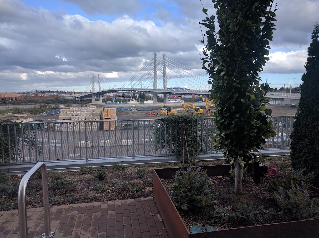 Starbucks | cafe | 2730 S Moody Ave, Portland, OR 97201, USA | 9718015552 OR +1 971-801-5552