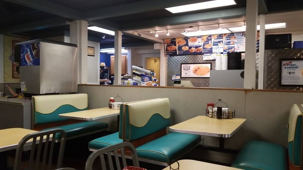 Long John Silvers | restaurant | 318 W 9th St, Mt Carmel, IL 62863, USA | 6182624034 OR +1 618-262-4034