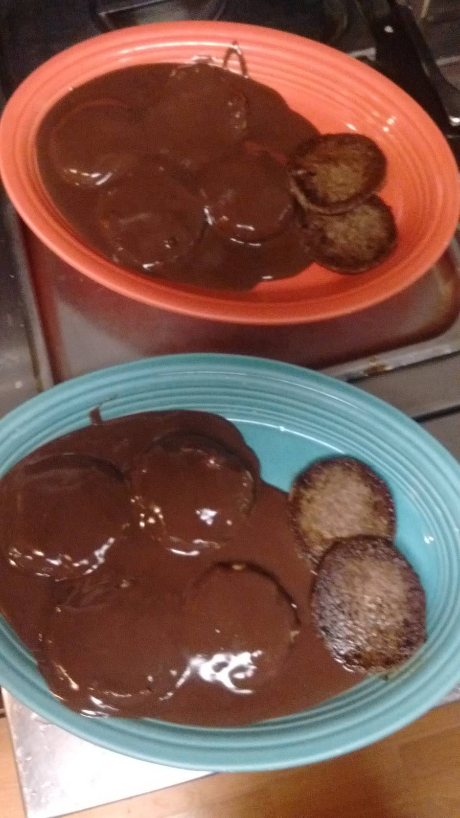 Dixie Cafe | restaurant | 31 Courthouse Square, Byrdstown, TN 38549, USA | 9318646535 OR +1 931-864-6535