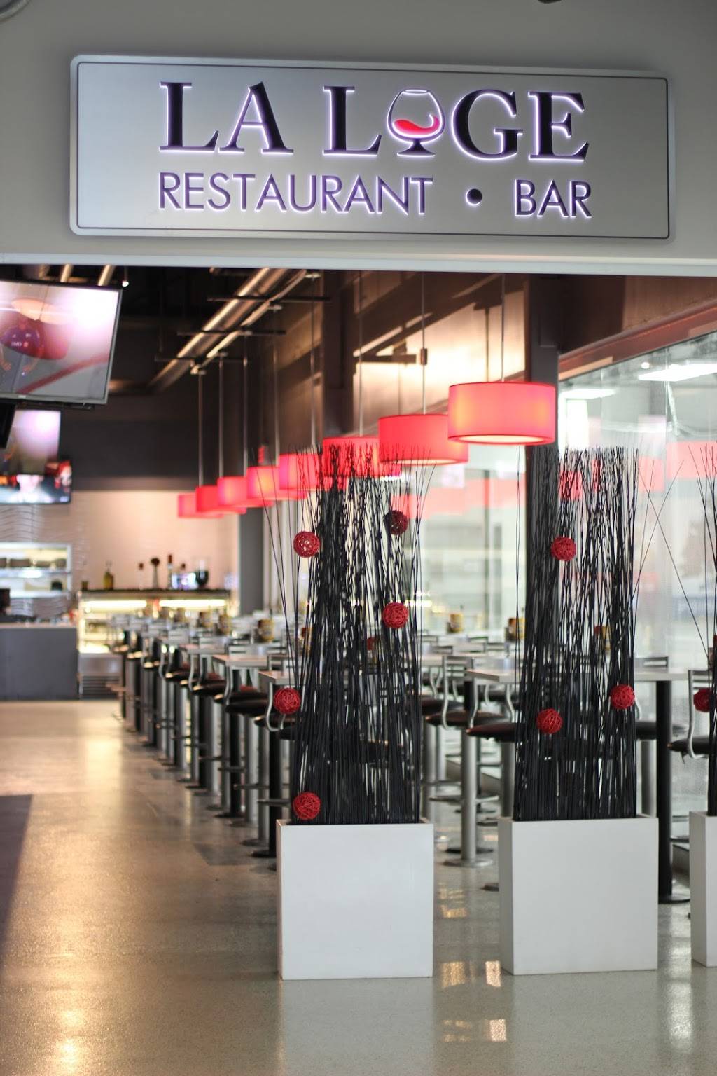 La Loge | restaurant | 499 Boulevard Labrosse, Gatineau, QC J8P 4R1, Canada | 8196695353 OR +1 819-669-5353