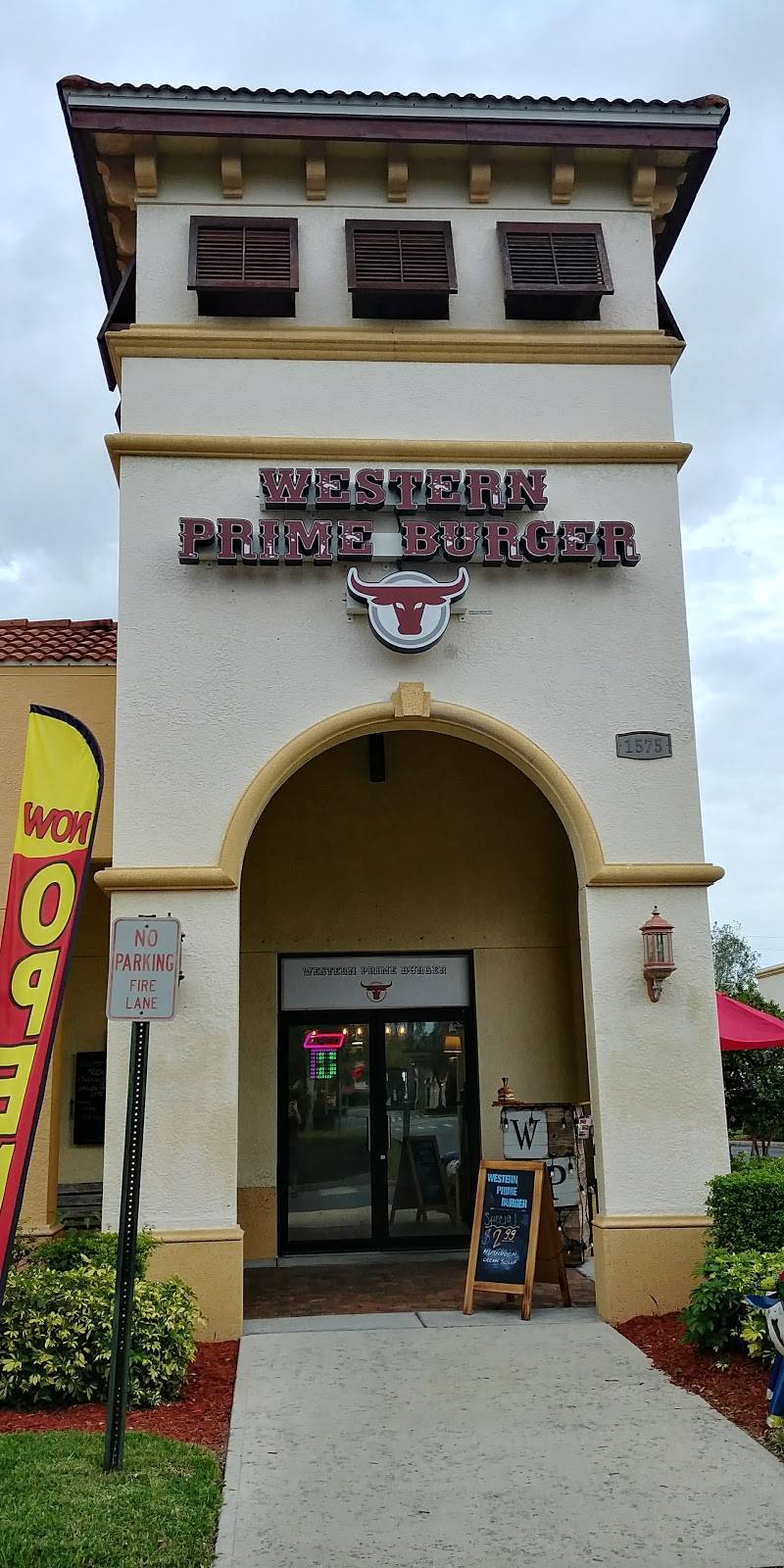 Western Prime Burger | restaurant | 1575 Pine Ridge Rd, Naples, FL 34109, USA | 2399639556 OR +1 239-963-9556