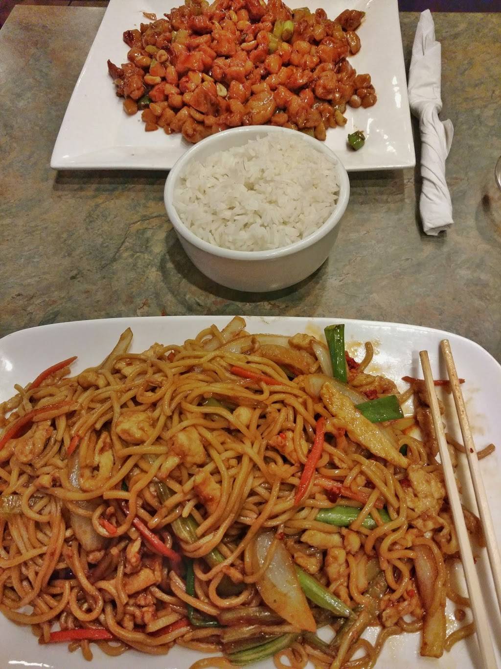 Chopsticks | restaurant | 135 Spring St, Herndon, VA 20170, USA | 7036689454 OR +1 703-668-9454