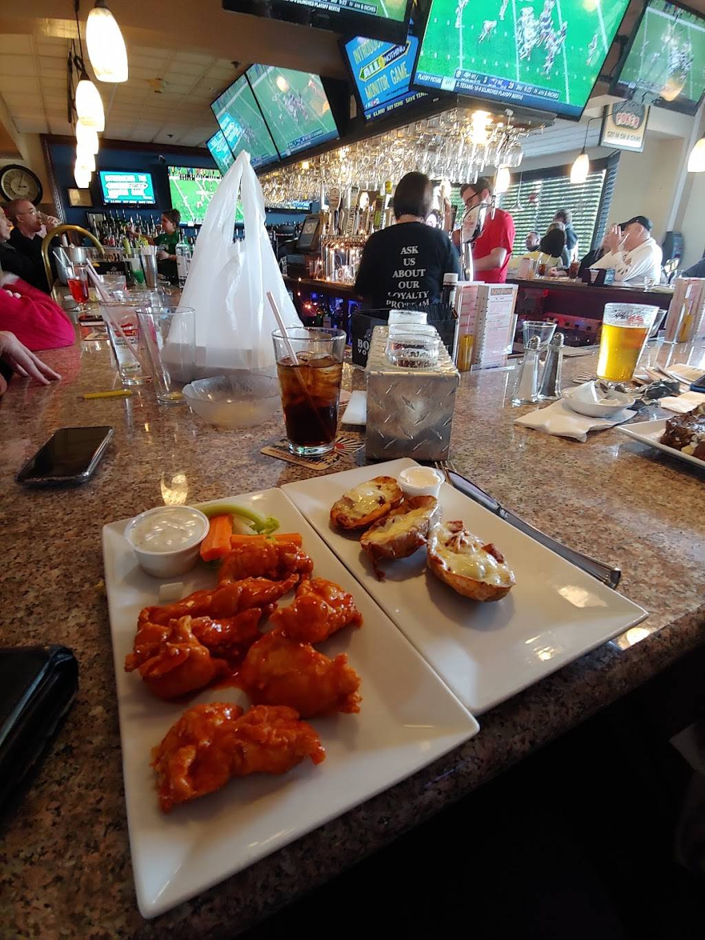 Draught House Bar & Grill | restaurant | 42 W Boylston St, West Boylston, MA 01583, USA | 5088354722 OR +1 508-835-4722