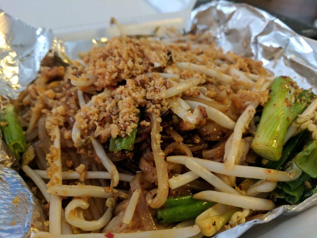 Thai Select Restaurant | restaurant | 6579 Whitestown Pkwy, Zionsville, IN 46077, USA | 3177690767 OR +1 317-769-0767