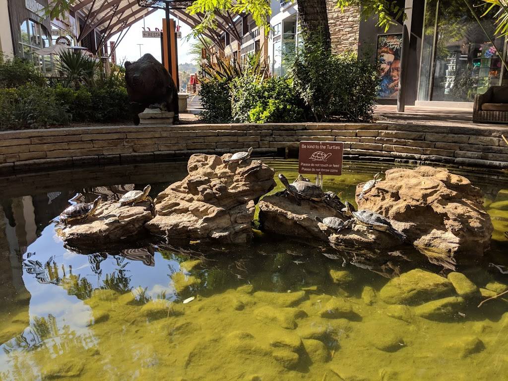 Valencia Crossroads | shopping mall | 24120, 24290 Valencia Blvd, Valencia, CA 91355, USA | 2135532200 OR +1 213-553-2200