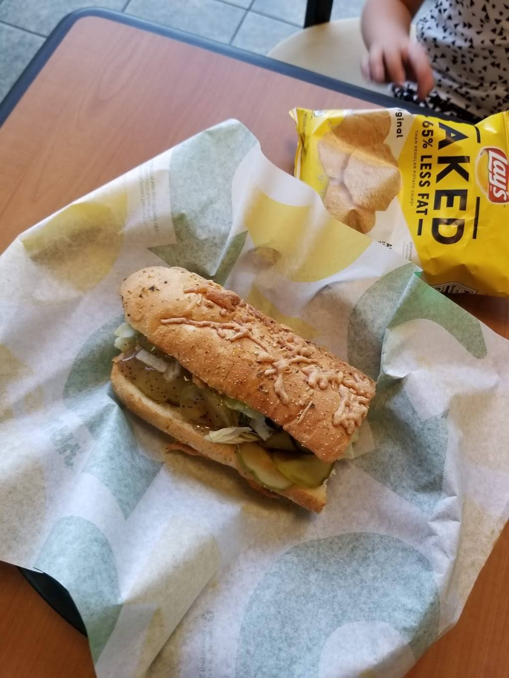 Subway | restaurant | 291 Main St, Nashua, NH 03060, USA | 6038831211 OR +1 603-883-1211