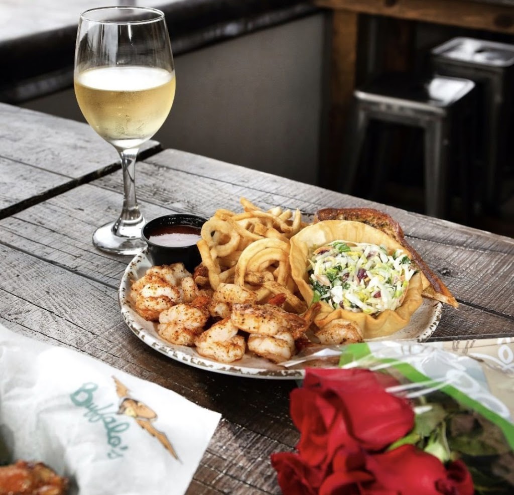 Buffalos | restaurant | 1800 McFarland Blvd E #430, Tuscaloosa, AL 35404, USA | 2057714444 OR +1 205-771-4444