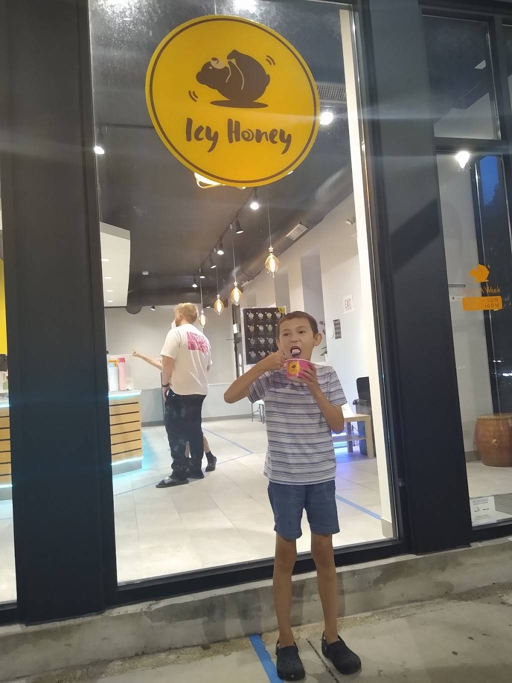 Icy Honey | restaurant | 3132 S Morgan St, Chicago, IL 60608, USA | 3128688855 OR +1 312-868-8855