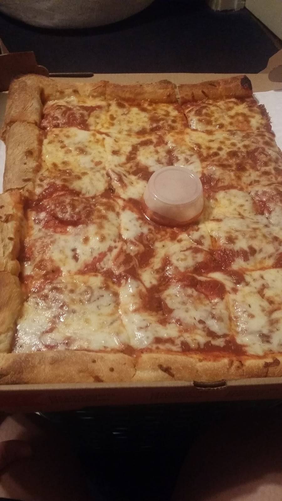 Carmens Pizza | restaurant | 1861 Youngstown Rd SE, Warren, OH 44484, USA | 3303692125 OR +1 330-369-2125