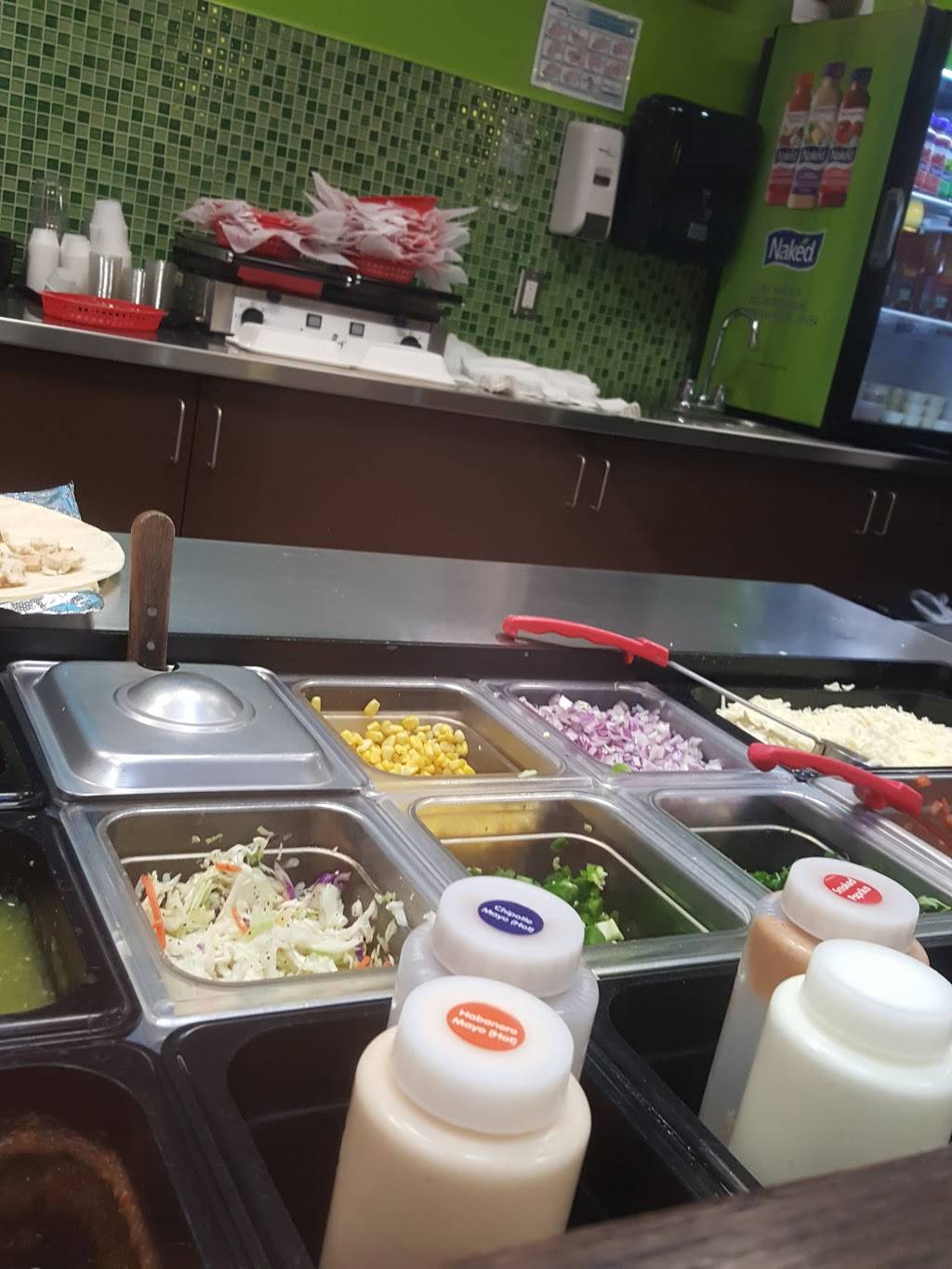 Quesada Burritos & Tacos | restaurant | 545 Niagara St, Welland, ON L3C 1L7, Canada | 2898205680 OR +1 289-820-5680