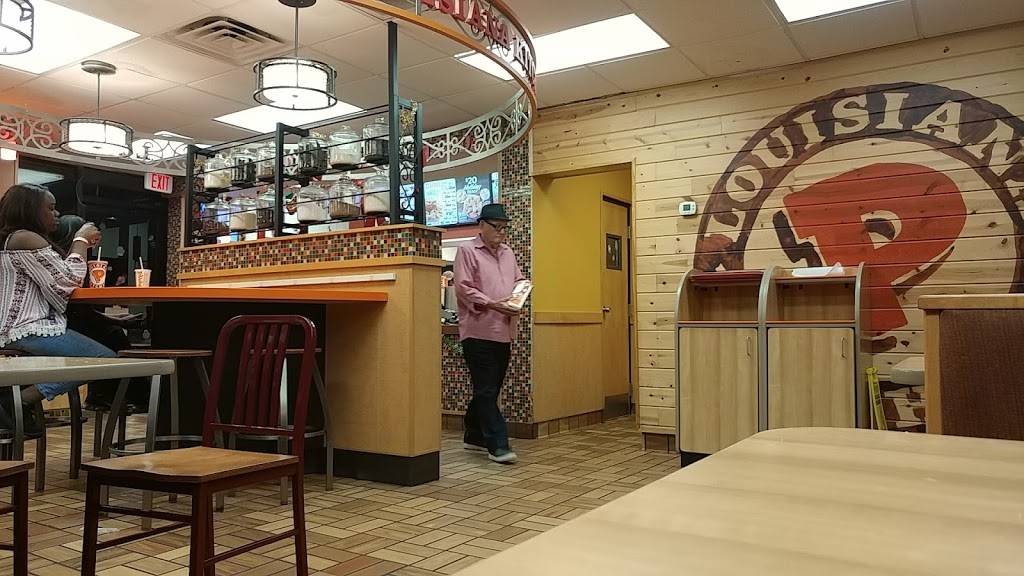 Popeyes Louisiana Kitchen | restaurant | 2337 W Green St, Tampa, FL 33607, USA | 8132535450 OR +1 813-253-5450