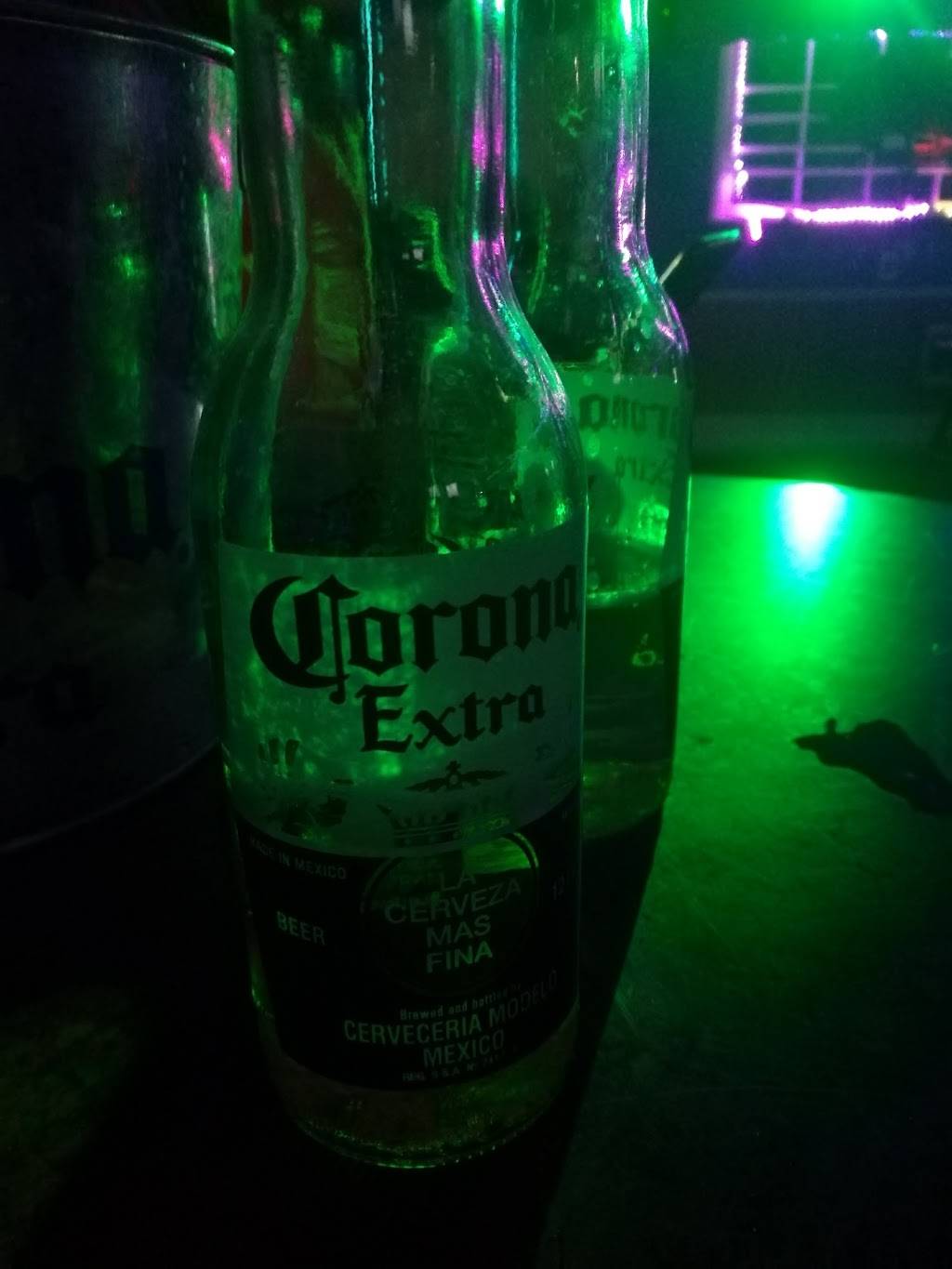 Extasis Bar and Restaurant | restaurant | 3927 E Lombard St, Baltimore, MD 21224, USA | 4103423068 OR +1 410-342-3068