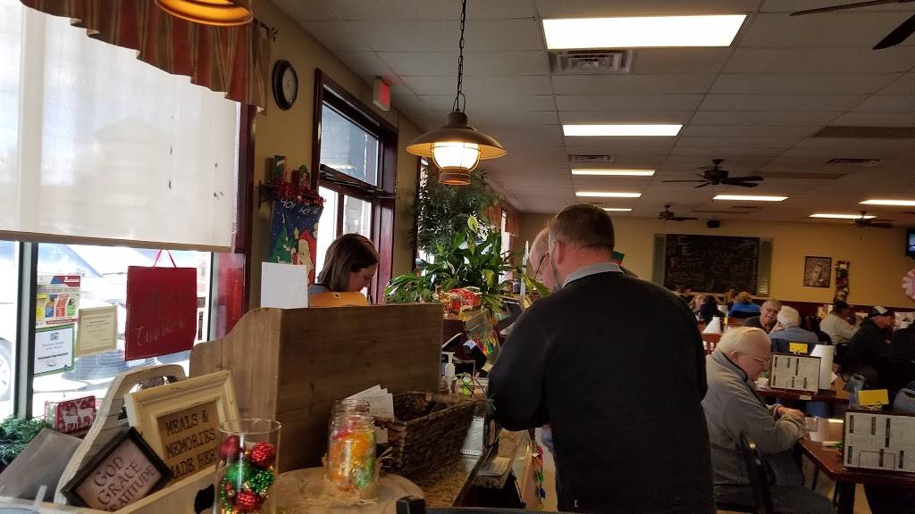 Everyones East End Grill | restaurant | 566 N Brush College Rd, Decatur, IL 62521, USA | 2173308931 OR +1 217-330-8931