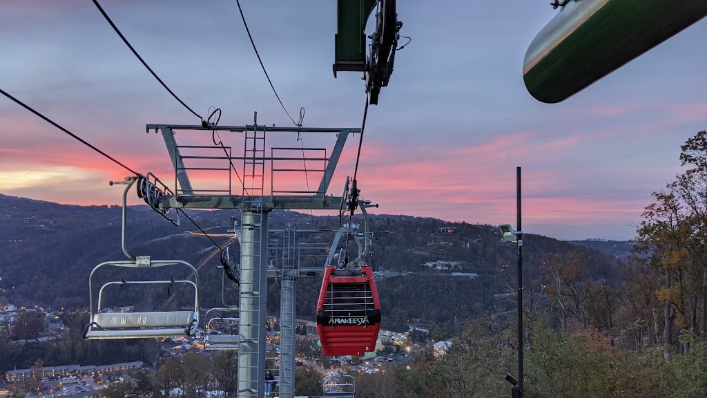 Anakeesta | restaurant | 576 Parkway, Gatlinburg, TN 37738, USA | 8653252400 OR +1 865-325-2400