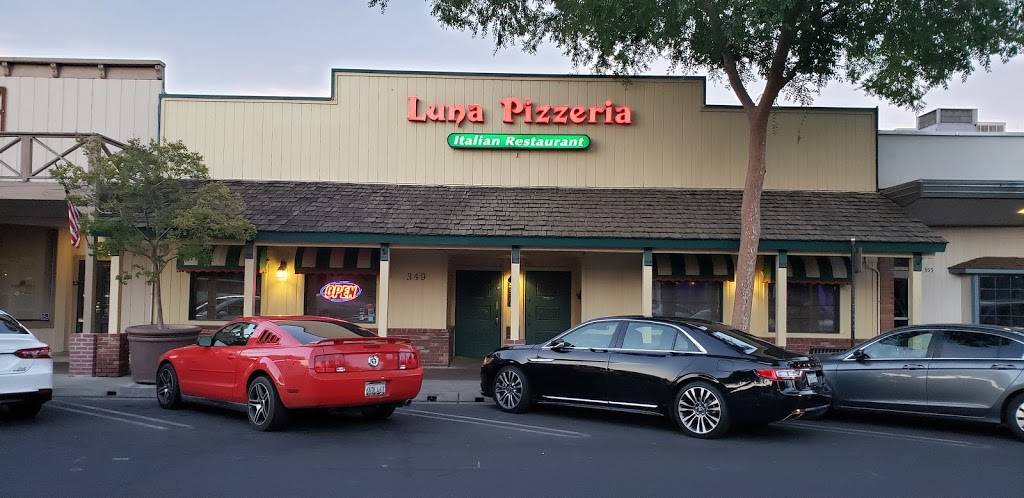 Luna Pizzeria & Italian Restaurant | restaurant | 349 Pollasky Ave, Clovis, CA 93612, USA | 5592994141 OR +1 559-299-4141