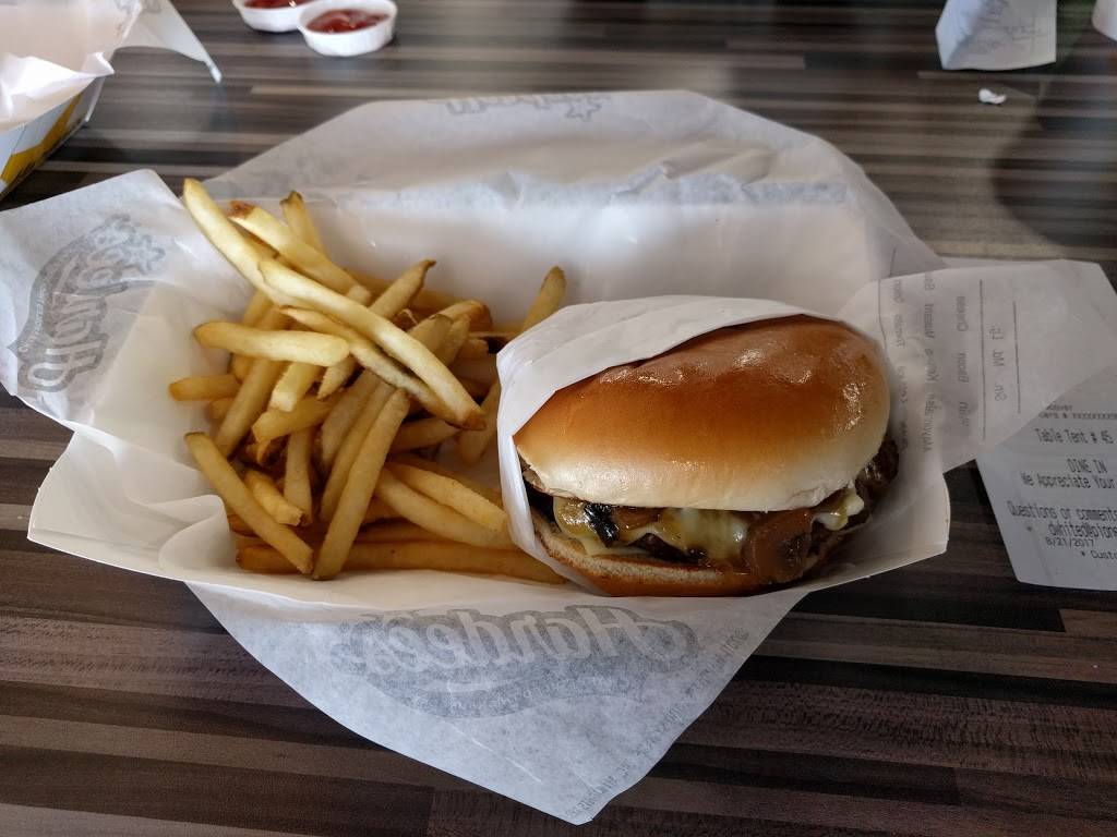 Hardees | restaurant | 545 Main St, Fenton, MO 63026, USA | 6363435221 OR +1 636-343-5221