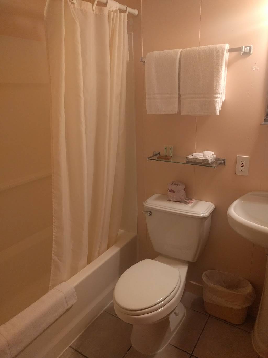 Winter Inn | night club | 100 N Lafayette St, Greenville, MI 48838, USA | 6167547108 OR +1 616-754-7108