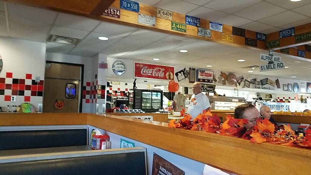 Filling Station | restaurant | 4750 Alpine Ave NW, Comstock Park, MI 49321, USA | 6167846706 OR +1 616-784-6706